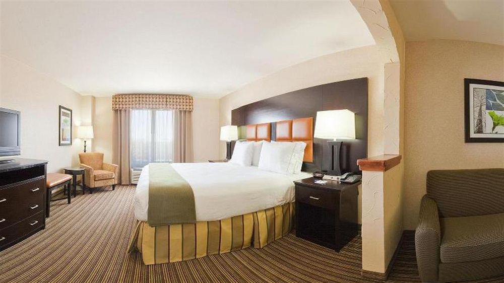 Holiday Inn Express Arlington Interstate 20 Parks Mall By Ihg Екстериор снимка