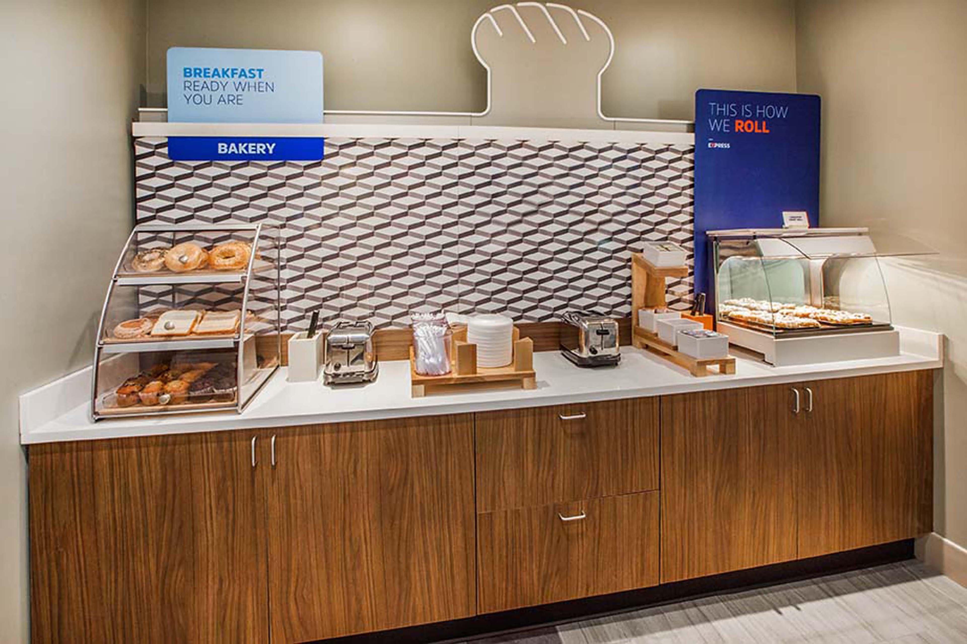 Holiday Inn Express Arlington Interstate 20 Parks Mall By Ihg Екстериор снимка