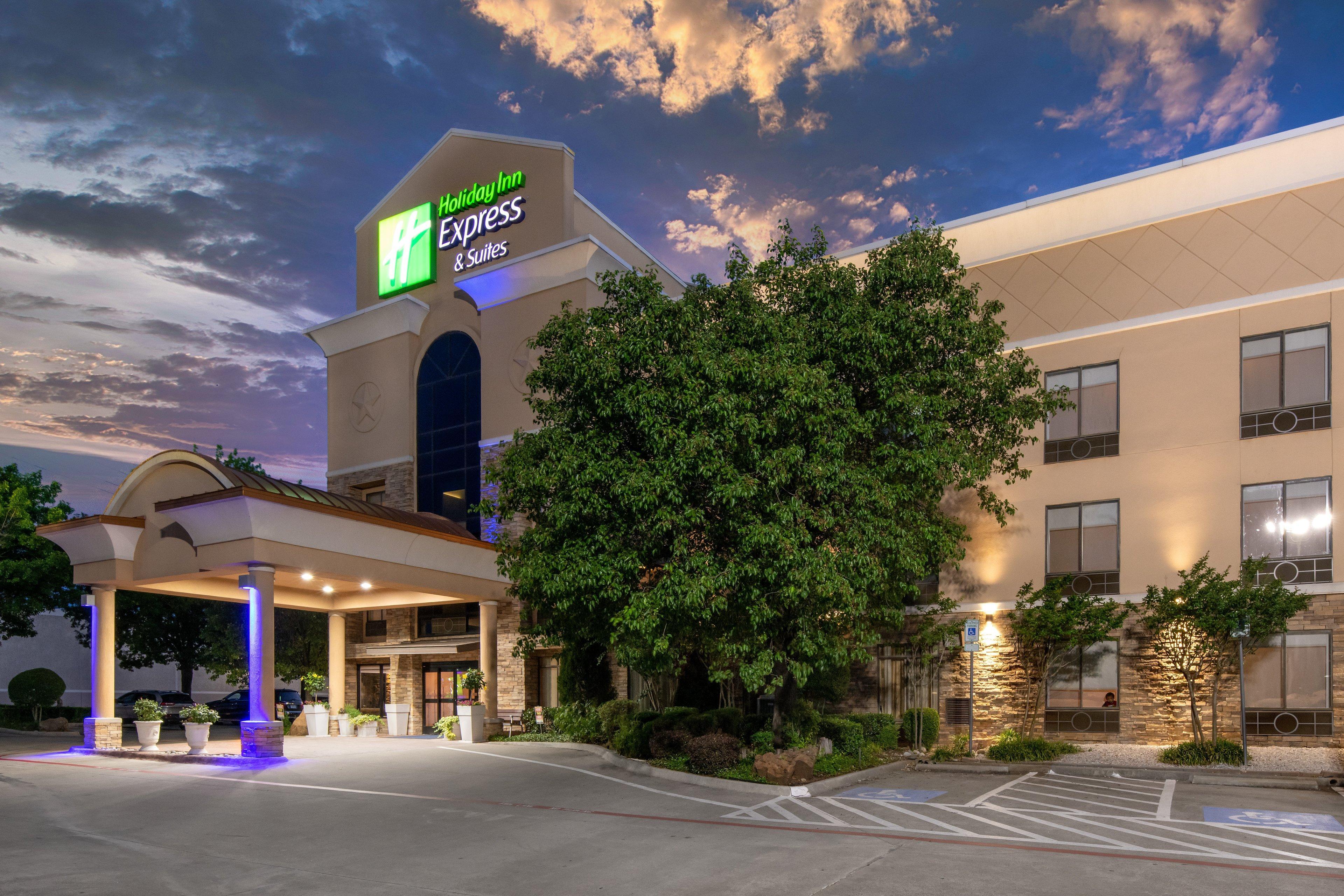 Holiday Inn Express Arlington Interstate 20 Parks Mall By Ihg Екстериор снимка