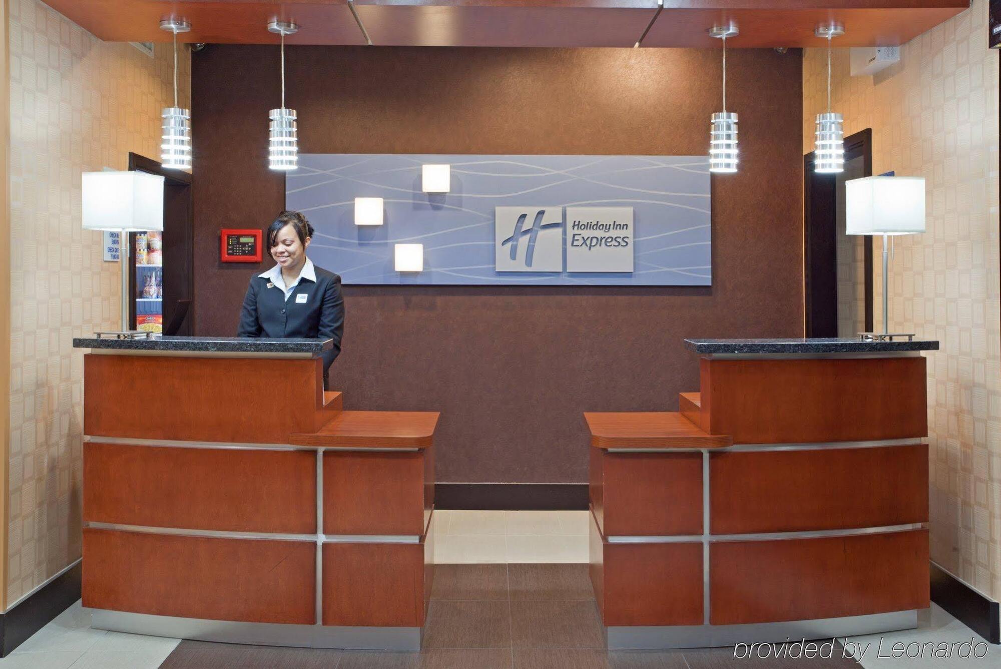Holiday Inn Express Arlington Interstate 20 Parks Mall By Ihg Екстериор снимка